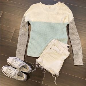 Lightweight day sweater